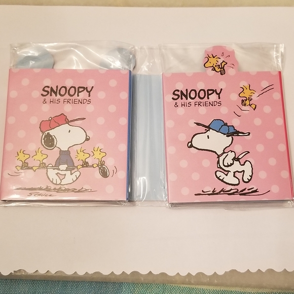 SNOOPY AND FRIENDS STICKY NOTES BRAND NEW - Picture 2 of 8